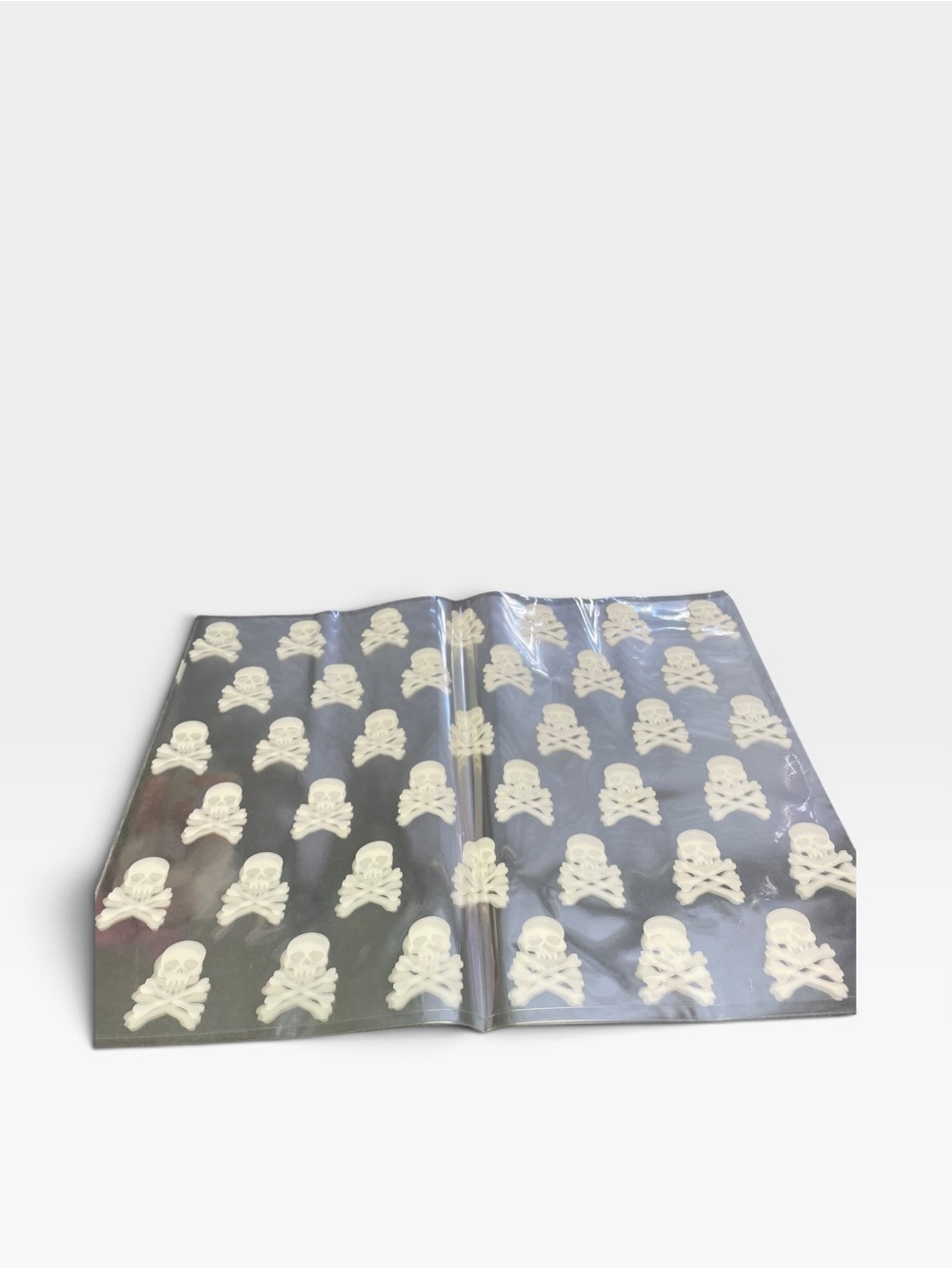 Black Skull Print plastic bag gift wrap- Unbranded set of 6- 18 x16 “